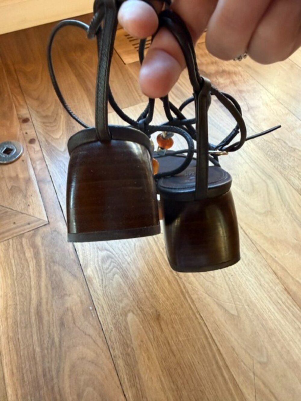 Caya Heeled Leather Sandals - Picture 11 of 14